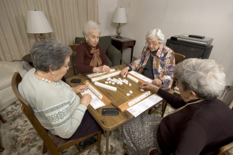 When is it the Right Time to Consider a Senior Assisted Living Facility?