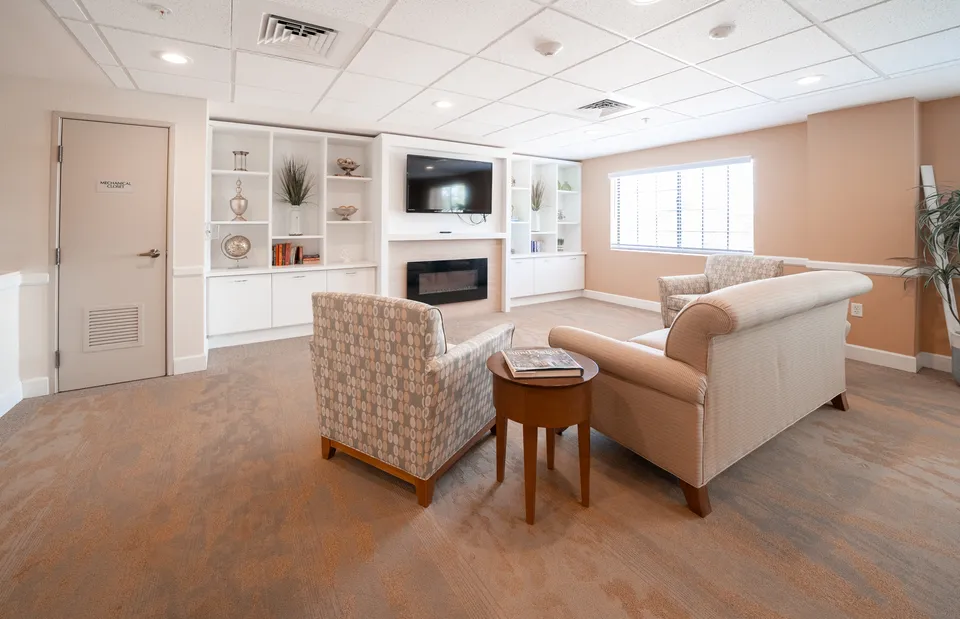 Thunderbird Senior Living, photo 14 of 33