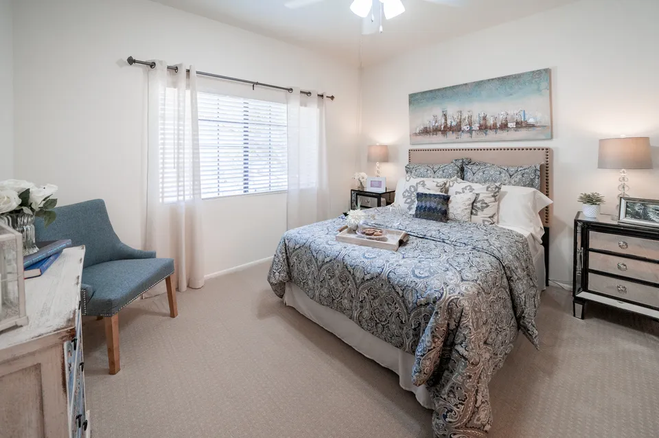 Thunderbird Senior Living, photo 24 of 33