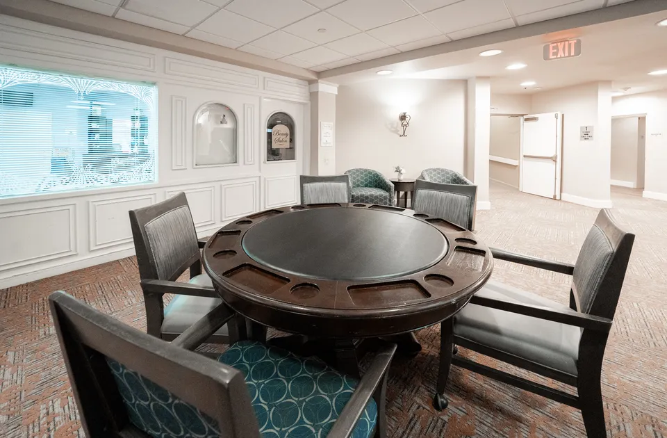 Thunderbird Senior Living, photo 4 of 33