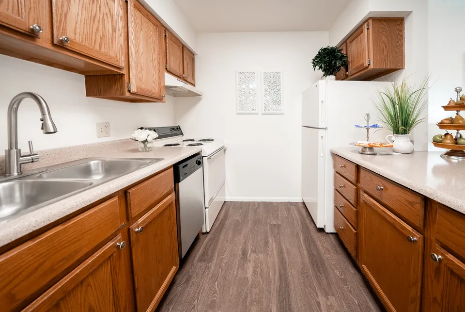 Thunderbird Senior Living, photo 8 of 33