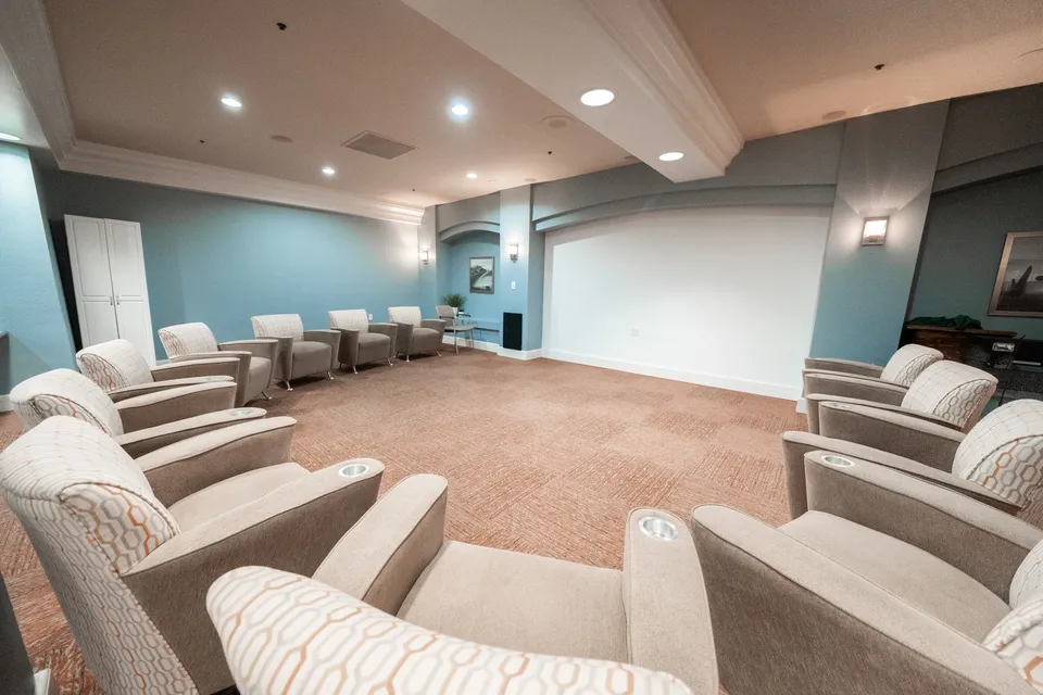 Thunderbird Senior Living, photo 9 of 33