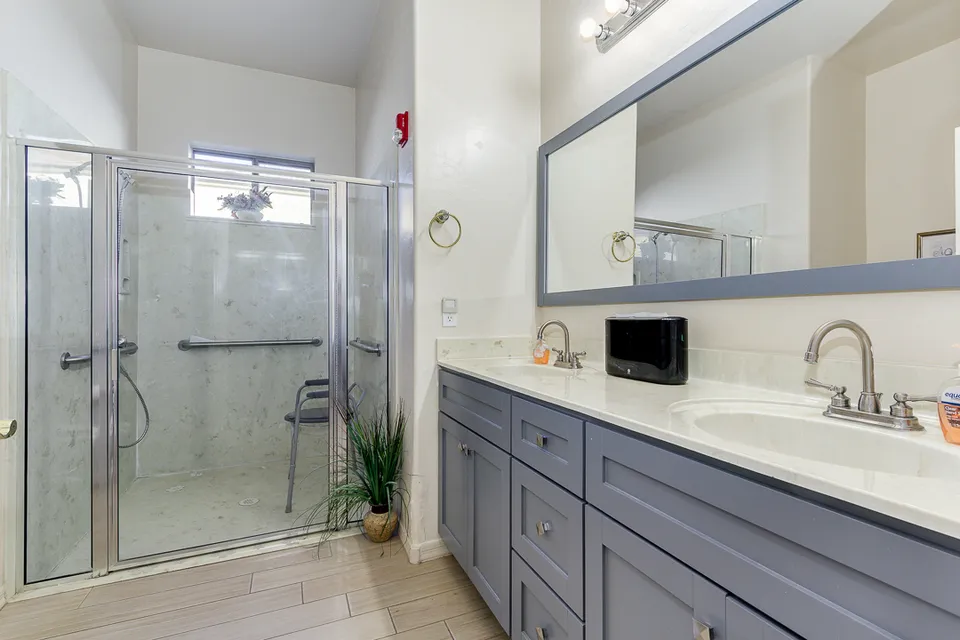 Los Alamos House, photo 9 of 24
