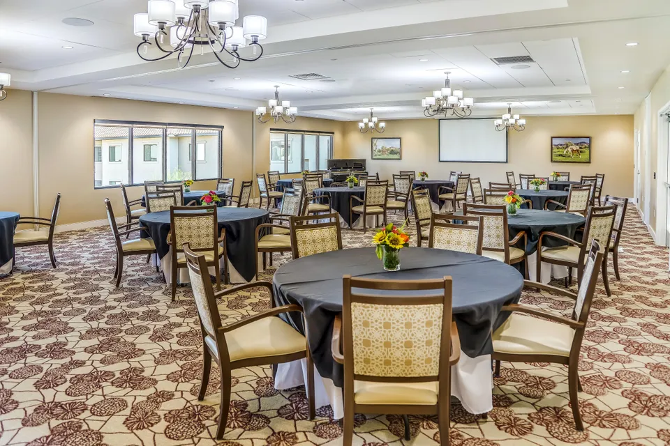 MorningStar Senior Living of Avondale, photo 2 of 38