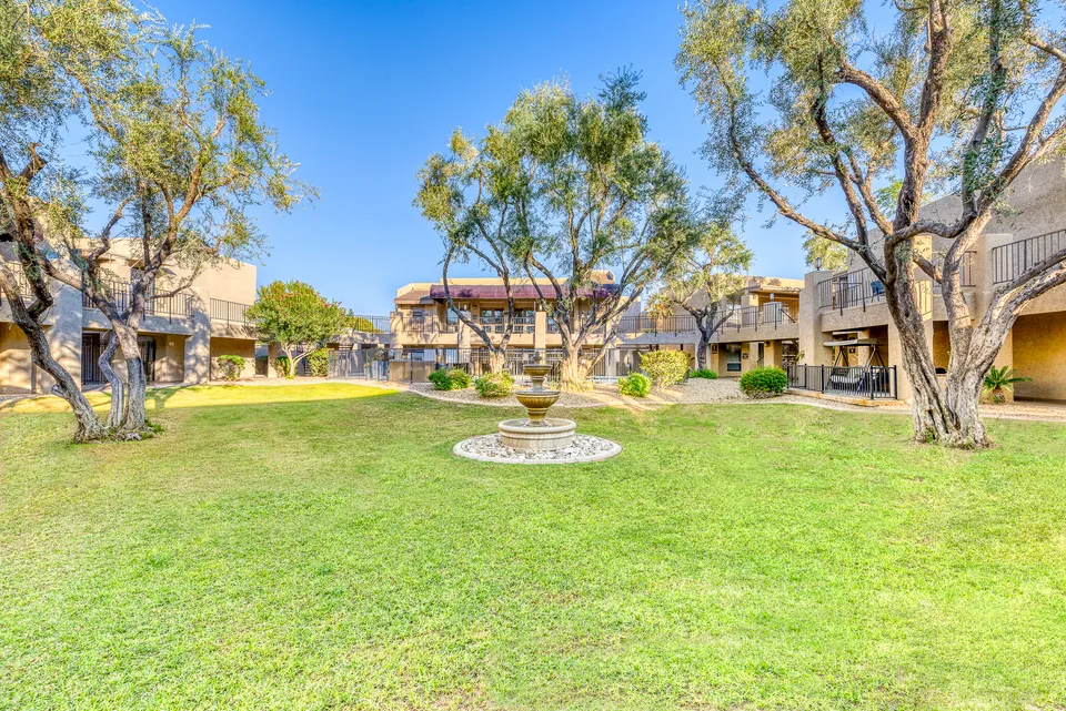 Senior Living at Scottsdale Village Square, photo 21 of 40