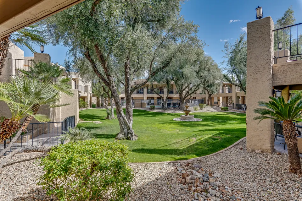 Senior Living at Scottsdale Village Square, photo 31 of 40