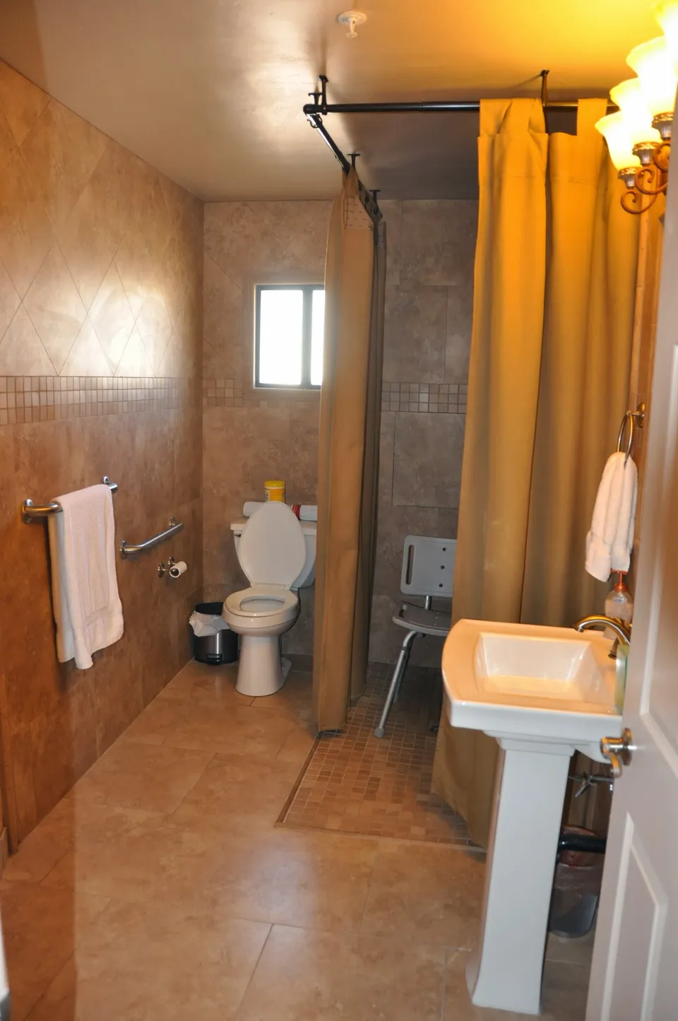 Golden Heritage Assisted Living Home, photo 15 of 33