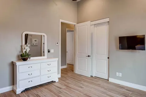 The Valencia Home, photo 6 of 29