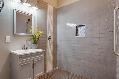 The Valencia Home, photo 8 of 29