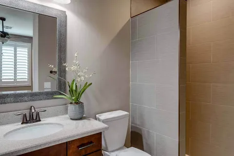 The Valencia Home, photo 9 of 29