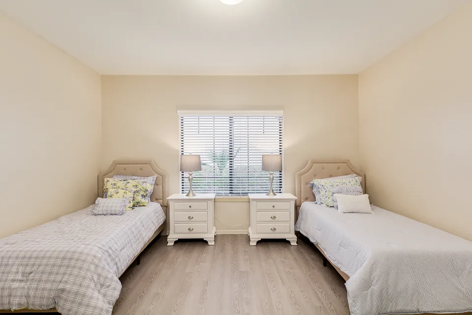 Hawthorn Court, photo 16 of 40