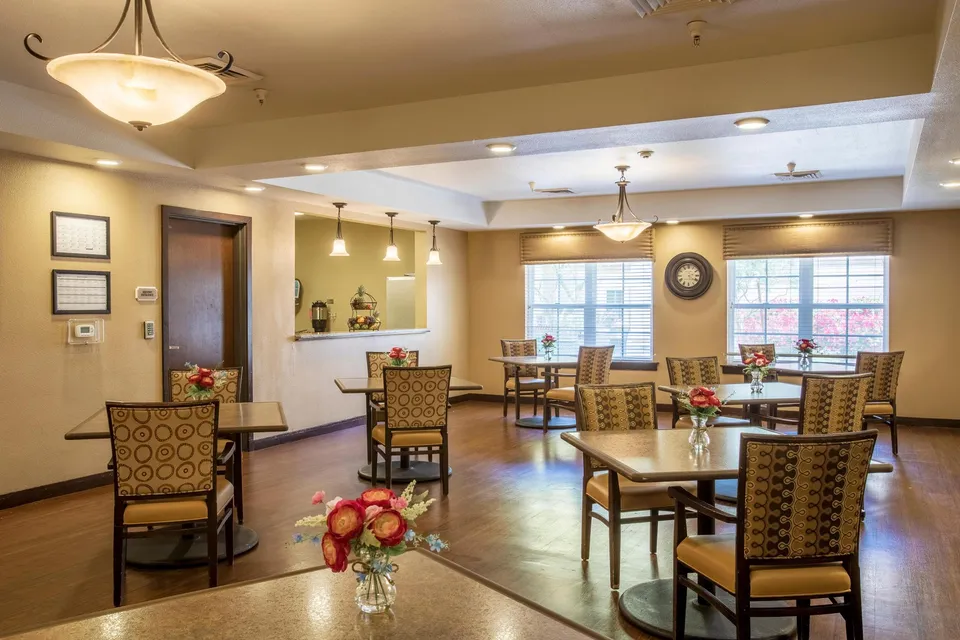 Avista Senior Living Casa Grande, photo 4 of 26