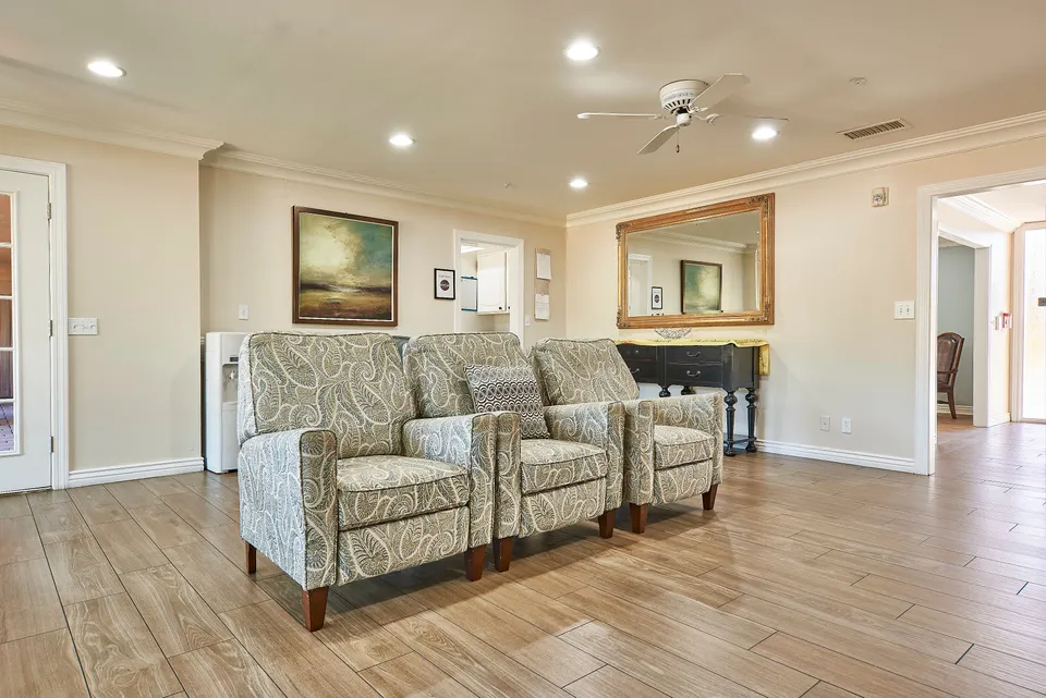 Paradise Living Centers Camelback LLC, photo 4 of 14