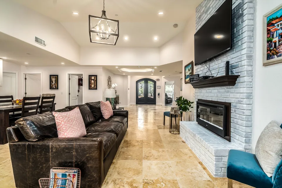 Valley Oasis Assisted Living Home, photo 2 of 13