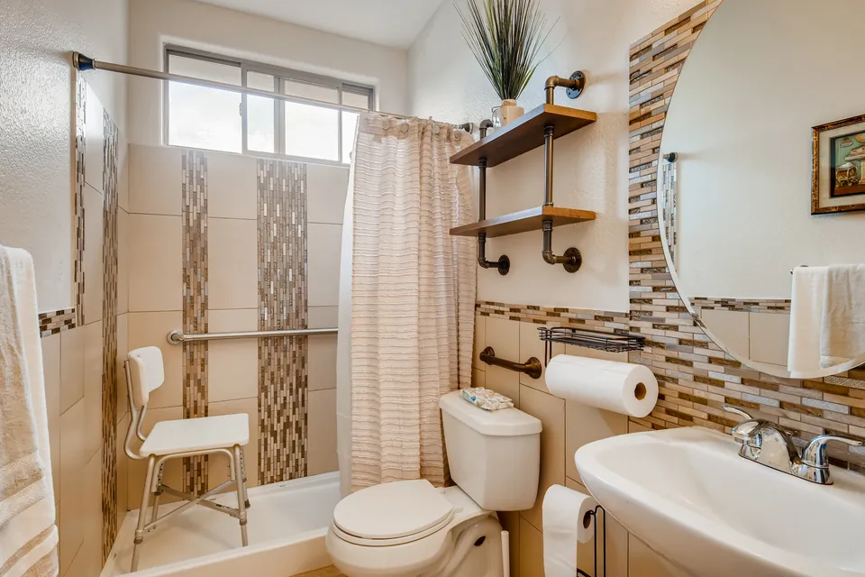 Heart to Heart Assisted Living LLC, photo 5 of 15