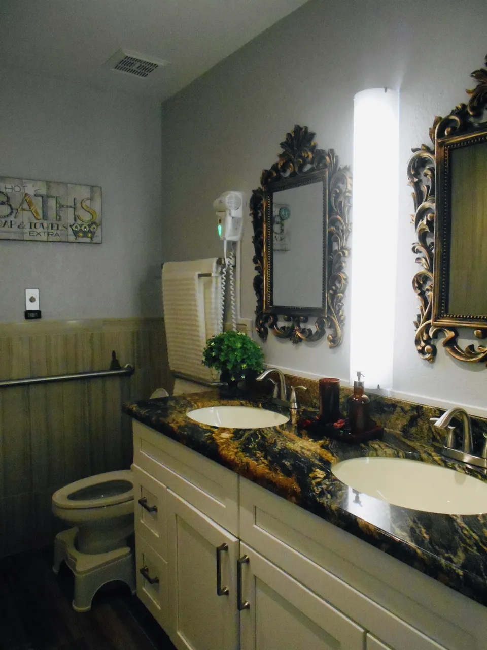 Rosemonte Assisted Living, photo 7 of 12