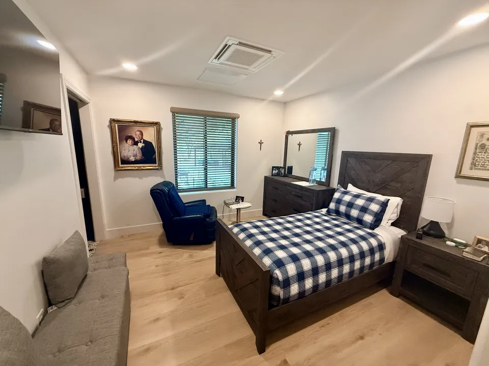 Heritage Oaks Assisted Living Residence, photo 5 of 39