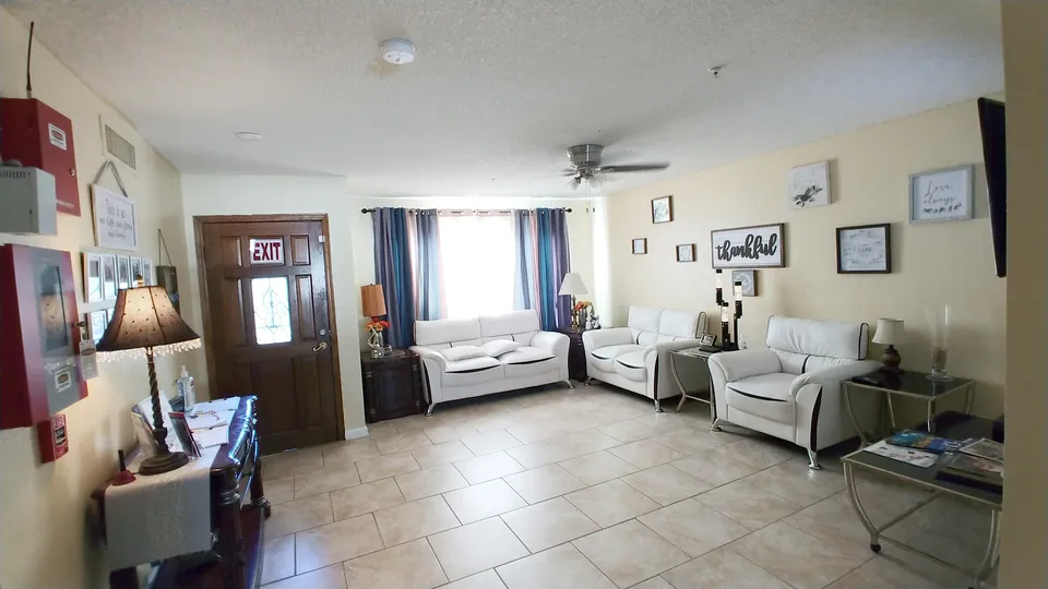 Scottsdale Quarter Care Assisted Living LLC, photo 5 of 12