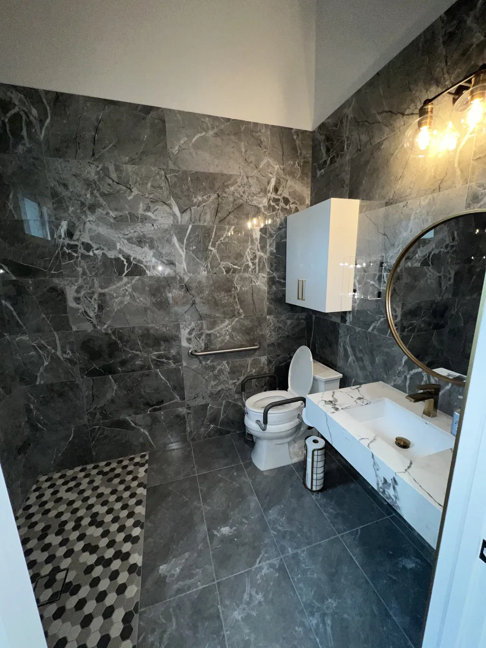 Lake Pleasant Assisted Living, photo 16 of 36