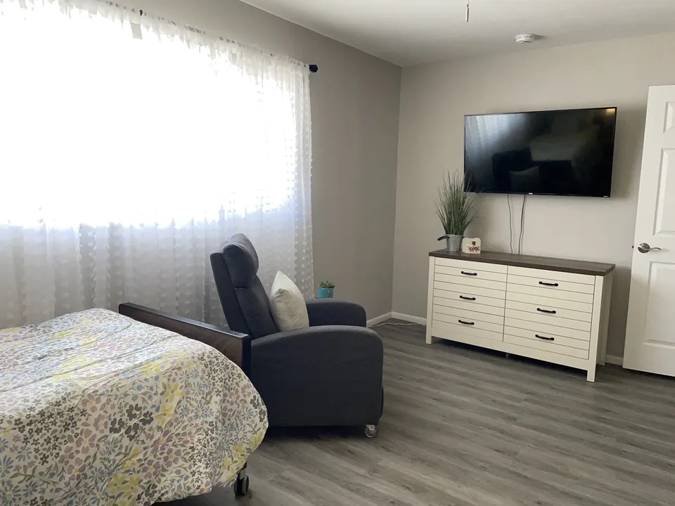 Helping Hearts Assisted Living LLC, photo 10 of 12