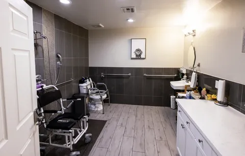Torbrook Luxury Assisted Living, photo 12 of 32