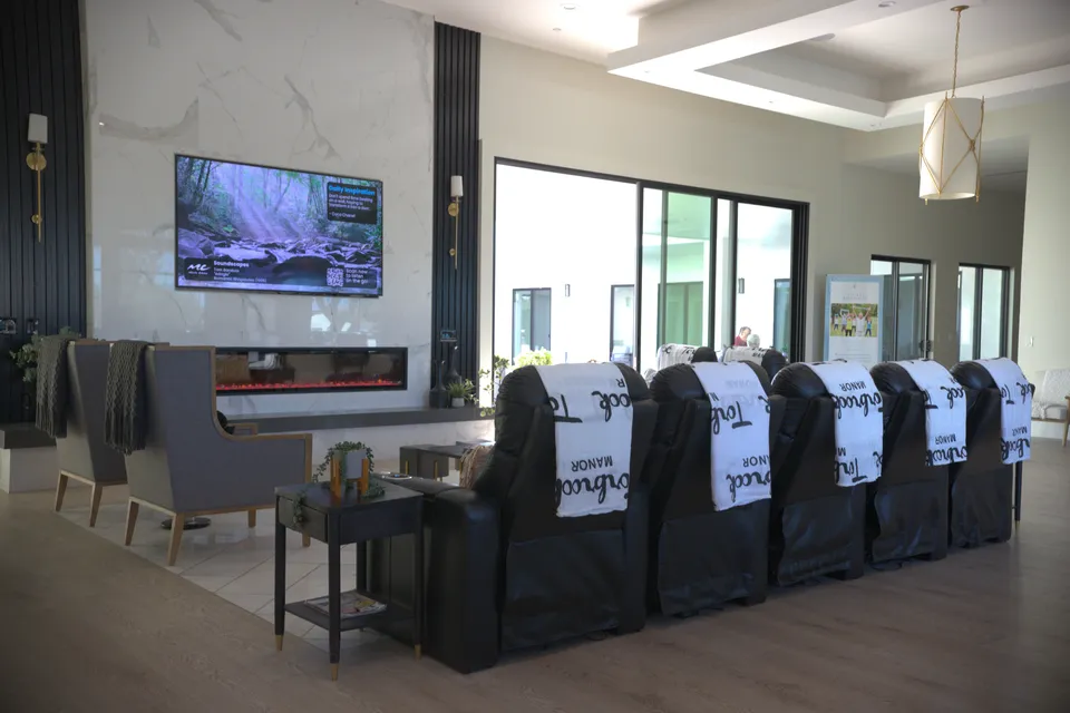 Torbrook Luxury Assisted Living, photo 3 of 32