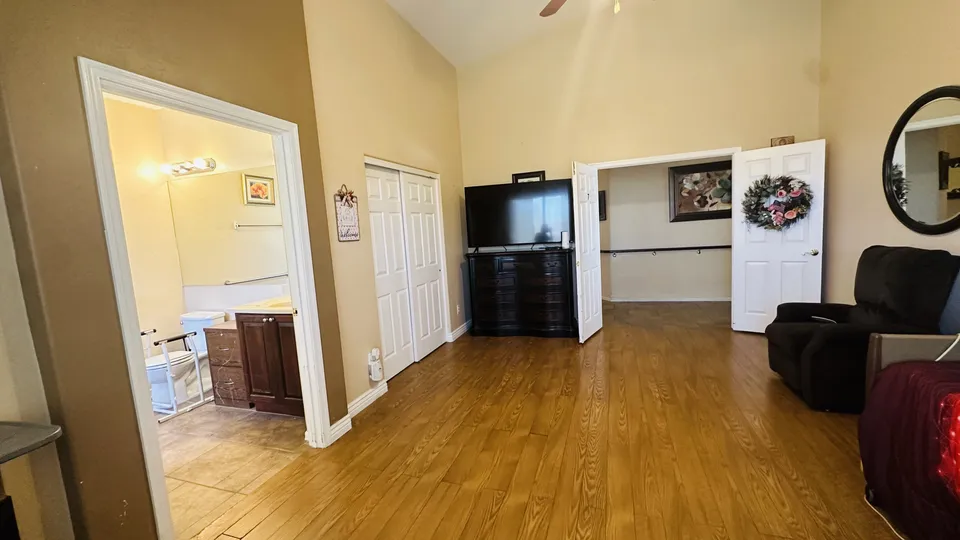 Loving Arms Assisted Living, LLC, photo 2 of 11