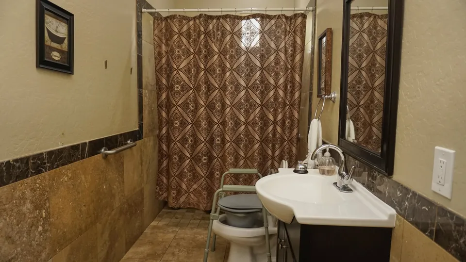 Golden Senior Living, photo 8 of 22