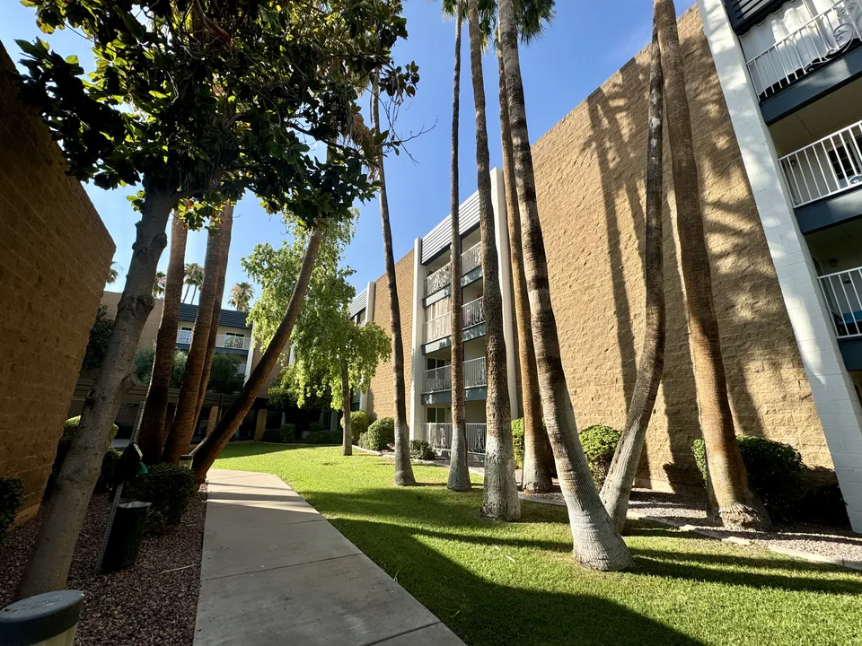 Bella Vista Senior Living, photo 21 of 33