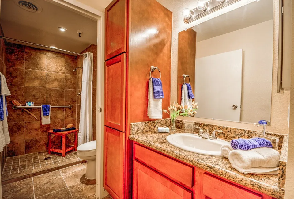Bella Vista Senior Living, photo 3 of 33