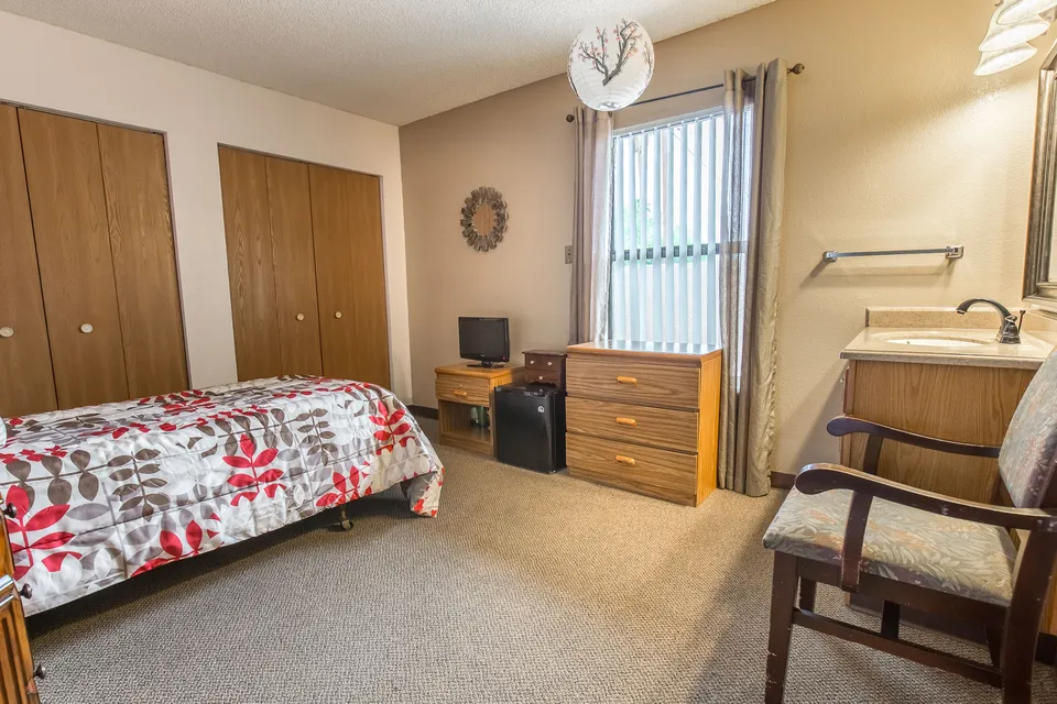 Encanto Palms Assisted Living, photo 15 of 16