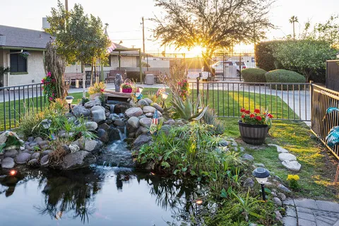 Encanto Palms Assisted Living, photo 3 of 16