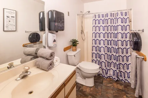 Encanto Palms Assisted Living, photo 7 of 16