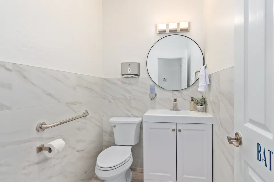 Camino De Oro Senior Living, photo 10 of 25