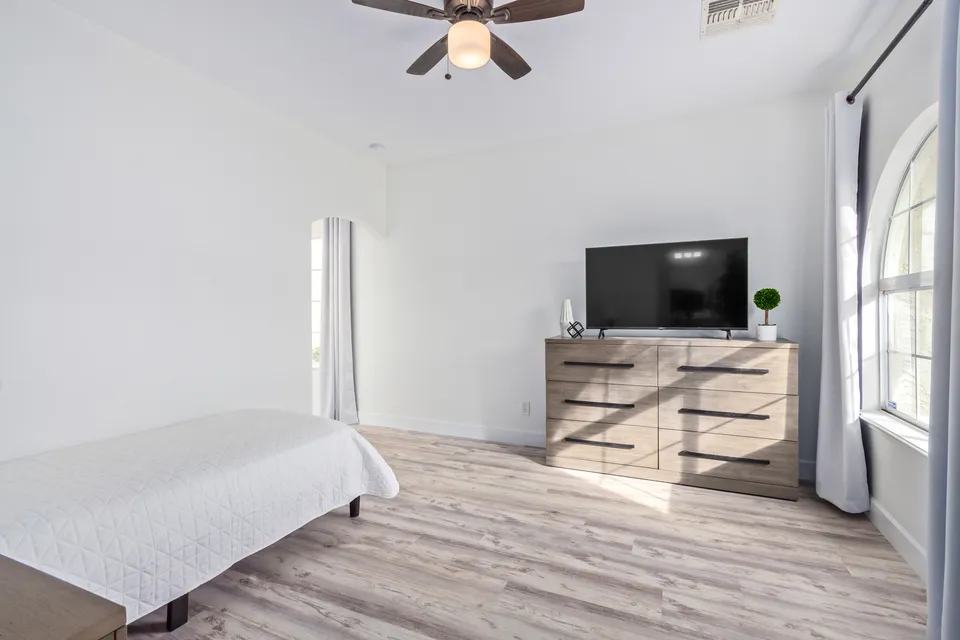 Camino De Oro Senior Living, photo 12 of 25