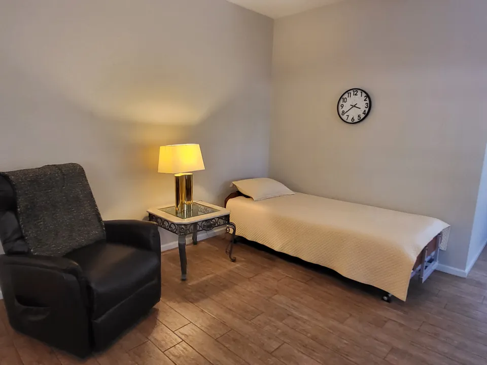 Desert Rose Assisted Living LLC, photo 3 of 5
