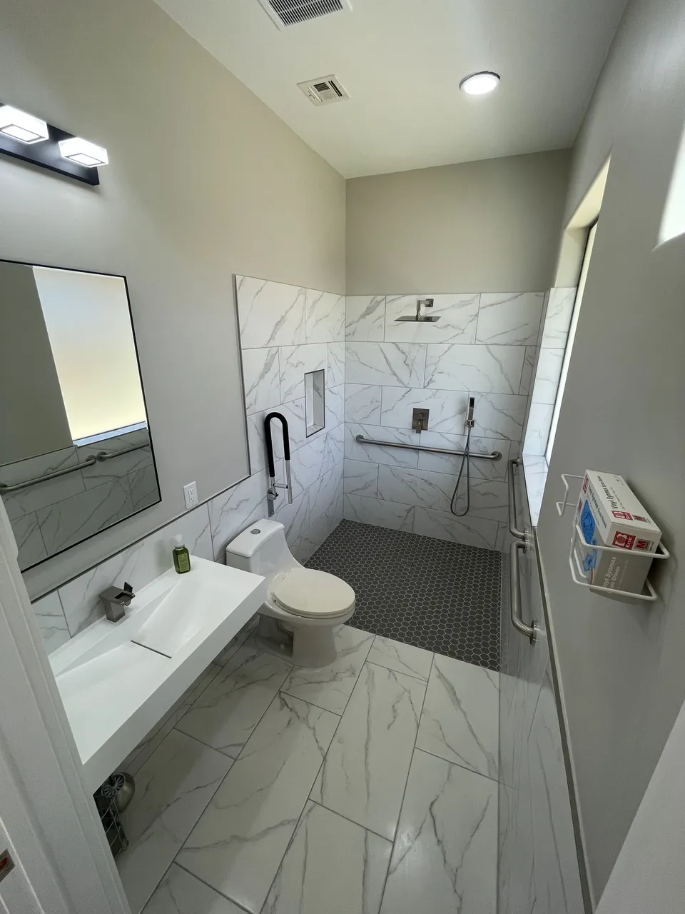 Arizona Assisted Living and Memory Care LLC, photo 15 of 20