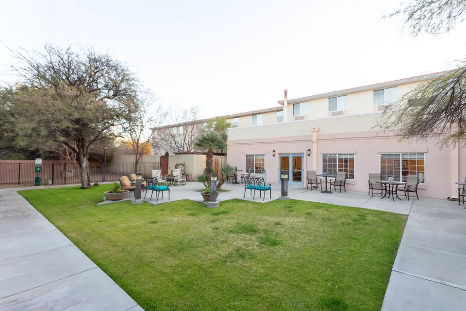 Avista Tucson, photo 2 of 15