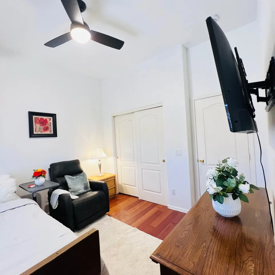 Oakwood Assisted Living LLC, photo 3 of 5