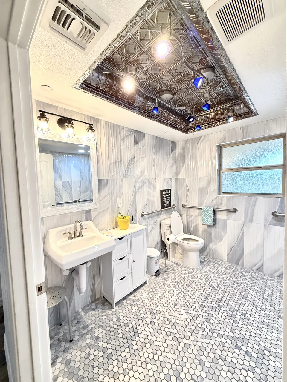 Elysium Assisted Living Home, photo 4 of 18