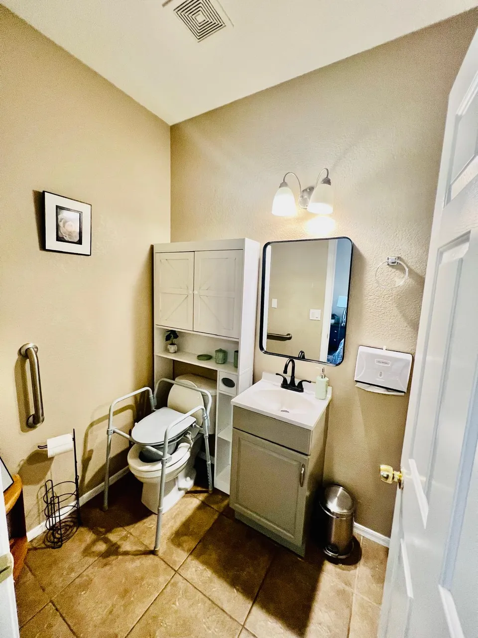 Compassionate Manor Assisted Living, photo 5 of 30