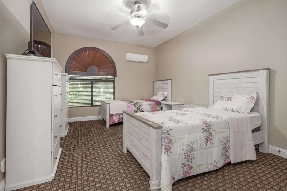 The Villages at Red Mountain, photo 9 of 37