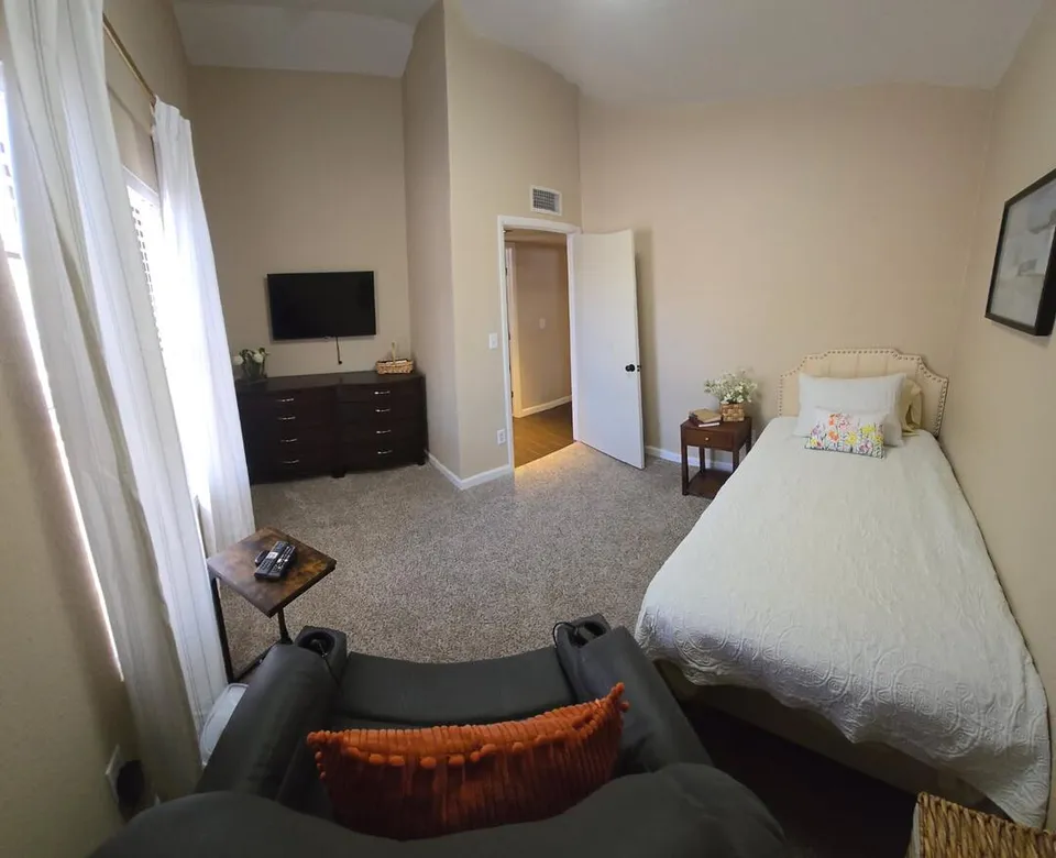 Belmont Senior Living, photo 13 of 18