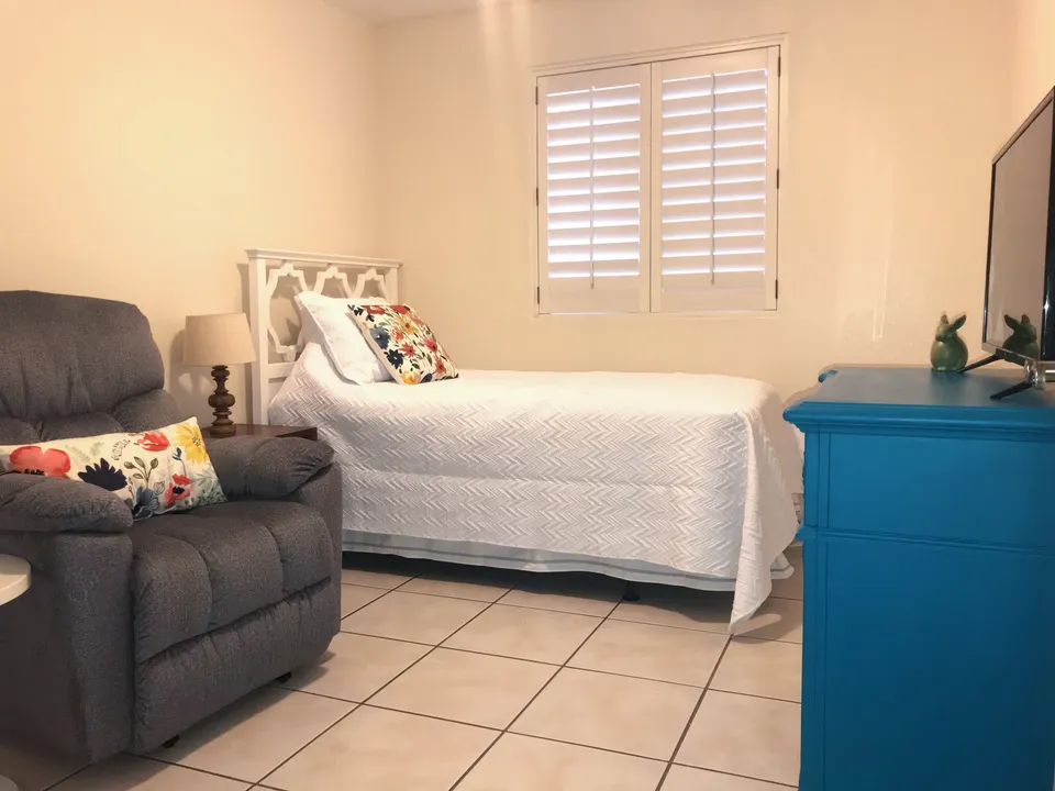 Extended Family Home - West, photo 2 of 11