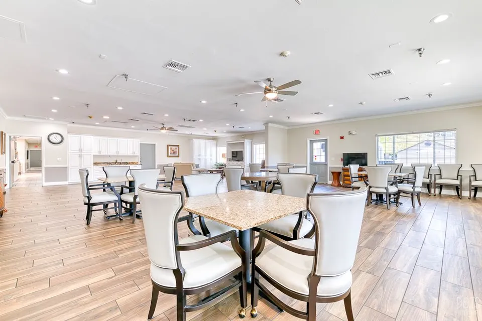 Paradise Valley Senior Living, photo 10 of 25
