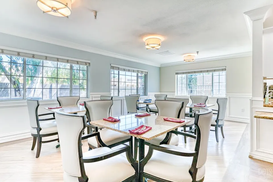 Paradise Valley Senior Living, photo 14 of 25
