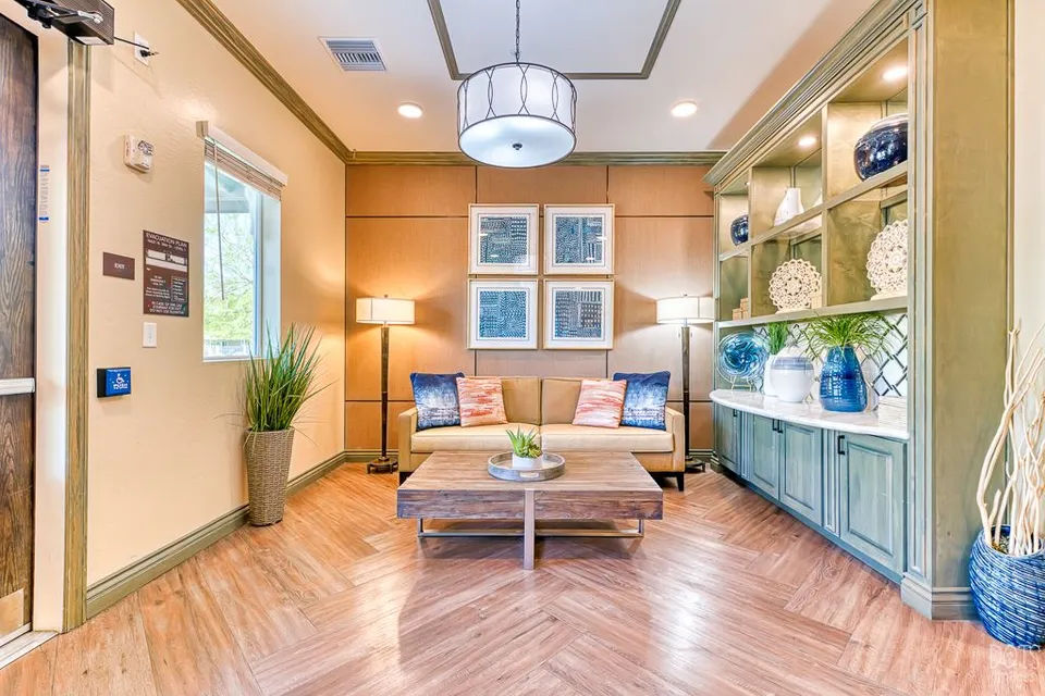 Paradise Valley Senior Living, photo 16 of 25