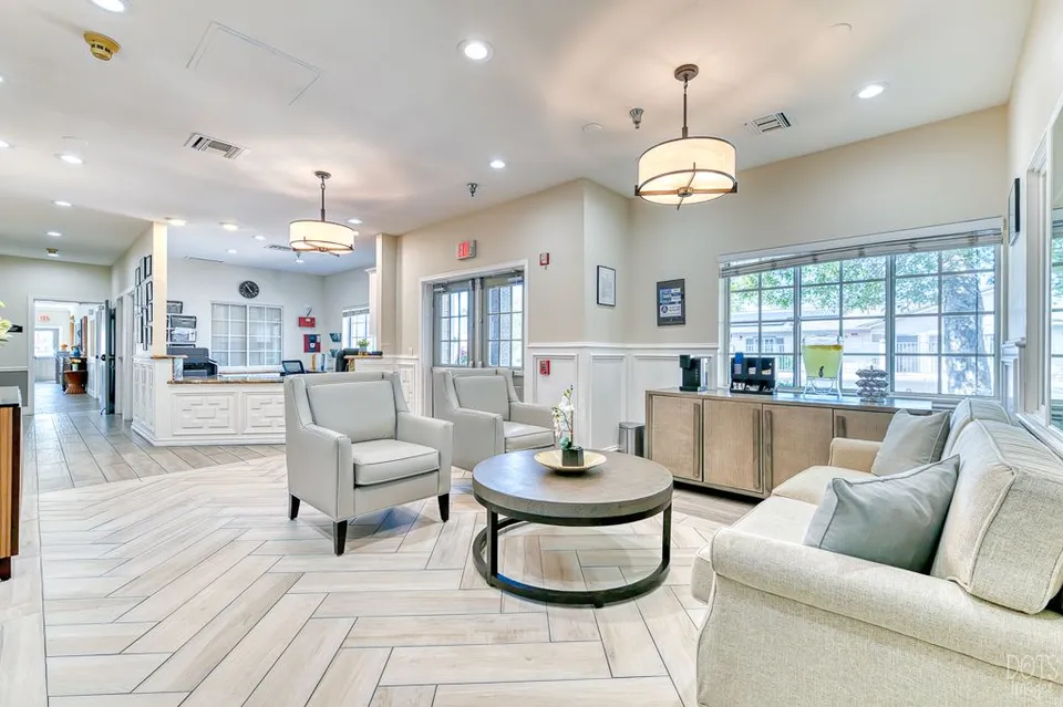 Paradise Valley Senior Living, photo 3 of 25