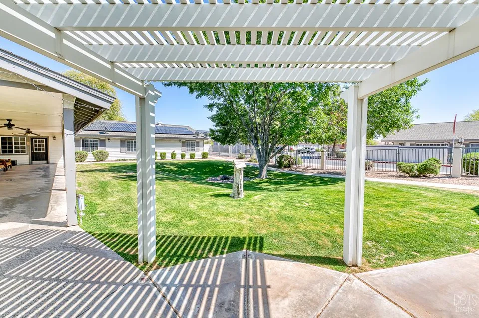 Paradise Valley Senior Living, photo 8 of 25