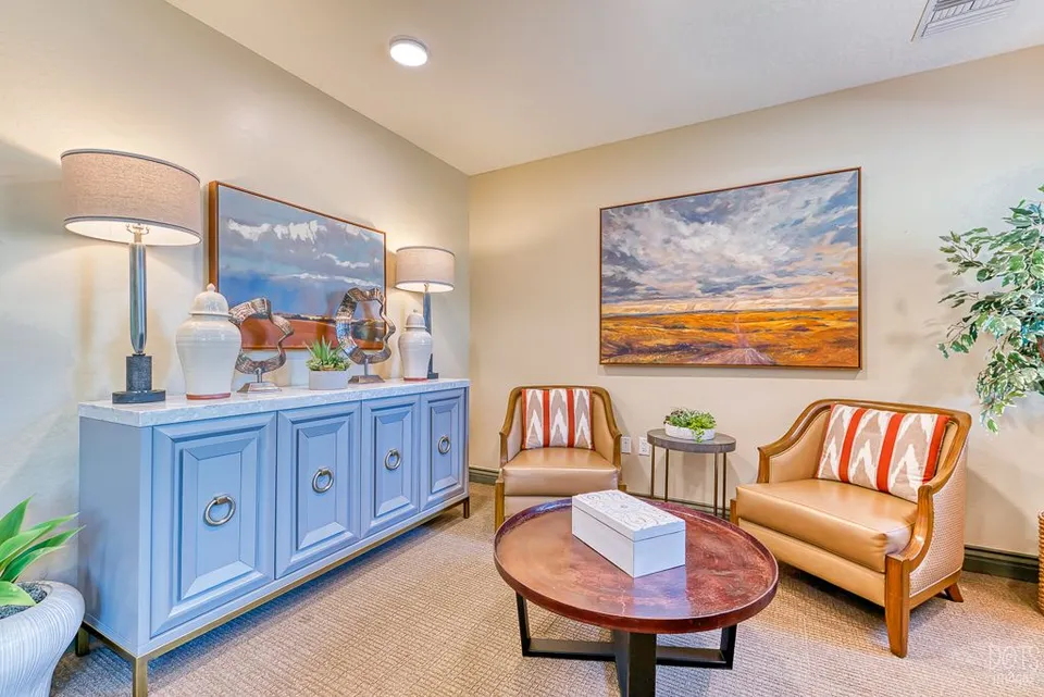 Paradise Valley Senior Living, photo 9 of 25